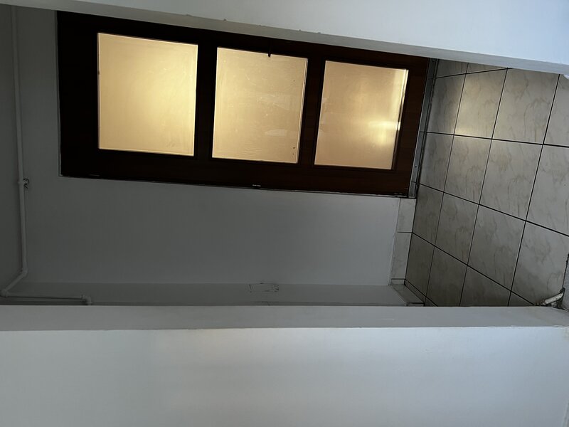 Aparatorii Patriei,  statie metrou 1 min.